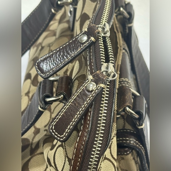 Coach Hampton Signature Canvas Bag - Picture 6 of 10